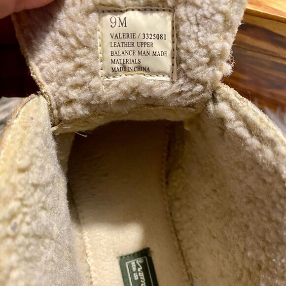 Eddie Bauer Valerie Beige Suede Tan Chukka Ankle Boot Bootie Casual Womens 9M - Picture 7 of 9